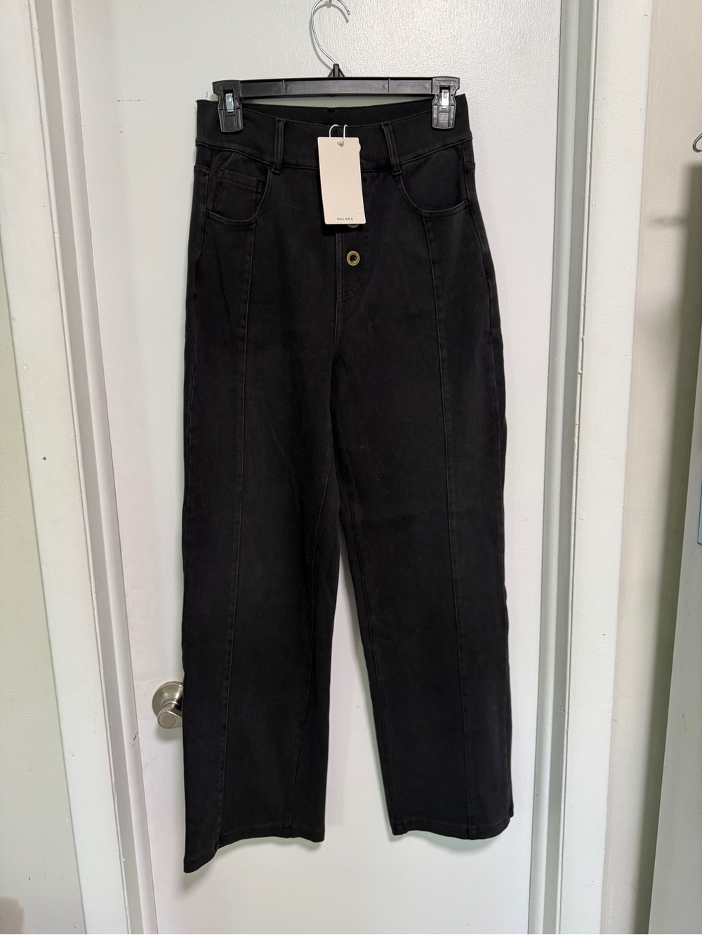 HALARA Black High-Rise Straight Jeans